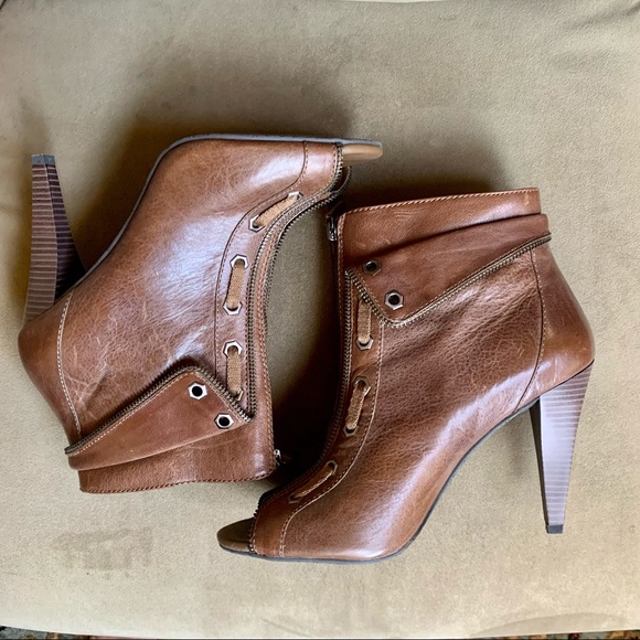 Women’s “Rocker” booties - Picture 2 of 6